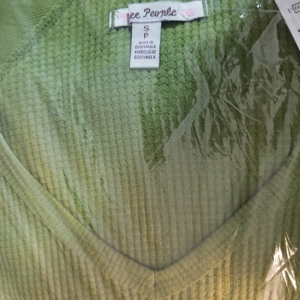 NWT Free People Santa Clara Thermal Top Oversized Ferngully Green Retail $78.00 - Picture 7 of 7